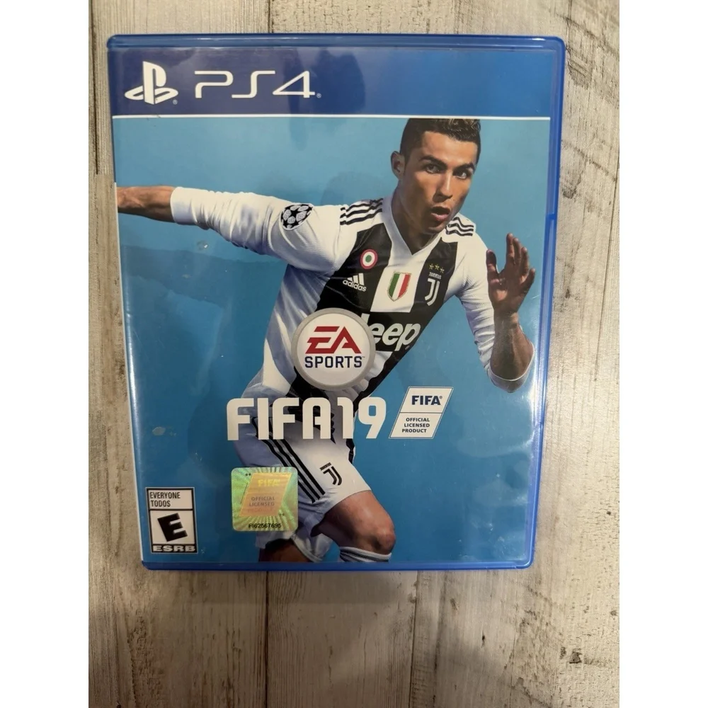 FIFA 19 PS4 PlayStation 4 Cristiano Ronaldo EA Sports Game Disc & Case